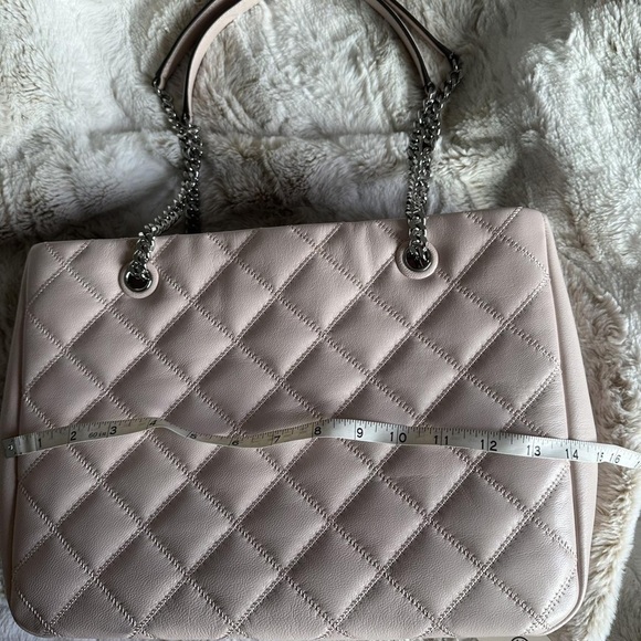 Elegant Quilted Pink Handbag - Picture 5 of 6
